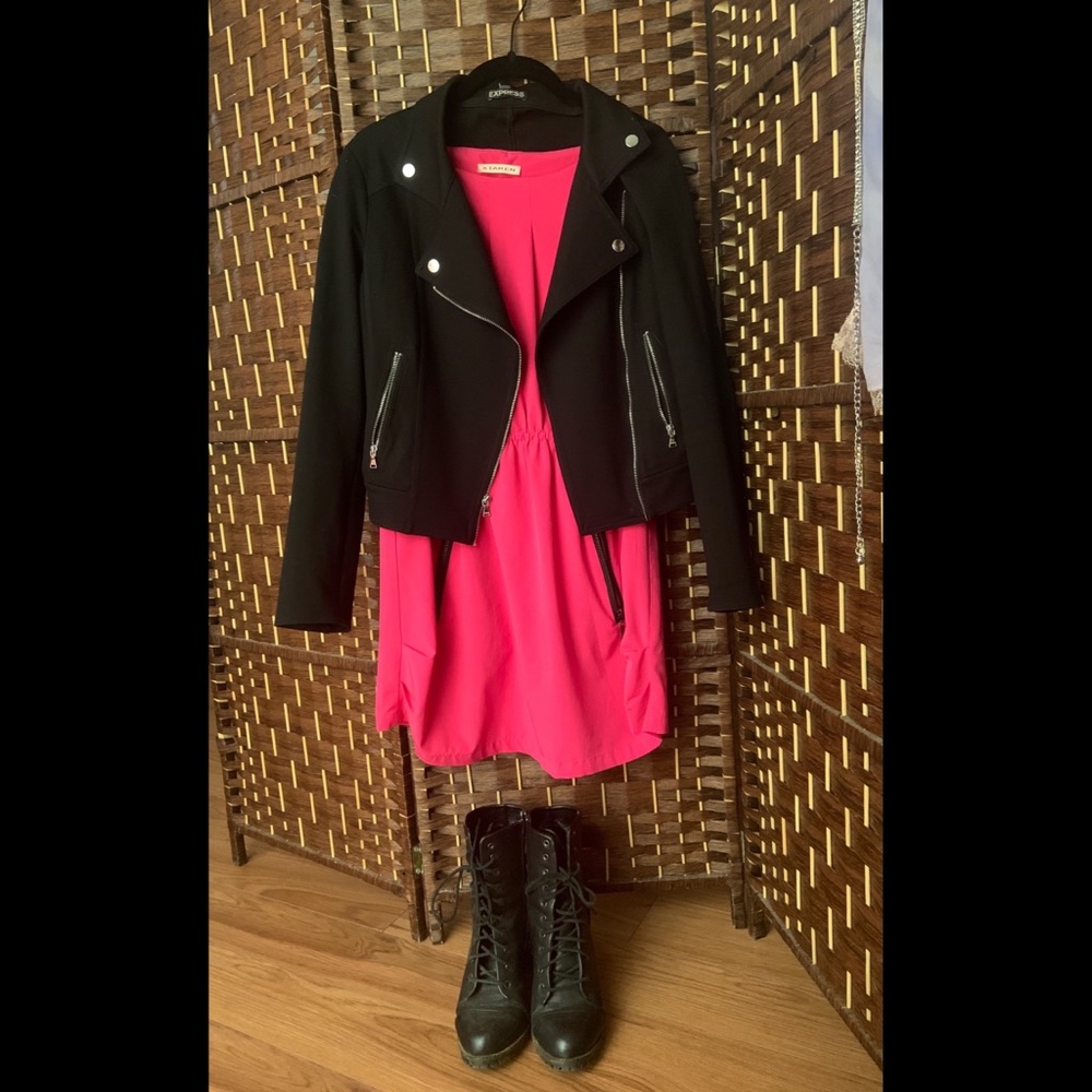 Edgy pink dress with zipper detail pockets 👗